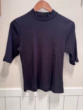 Classic Ribbed half-sleeve Mock Neck Top - Black
